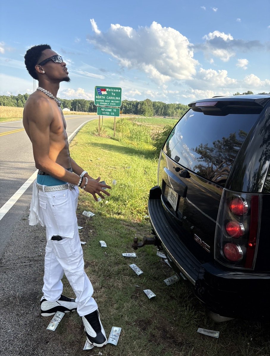 JordanBeReal_'s tweet photo. 25🇺🇸 

YOUTUBE: “JORDANBEREAL VLOGS” SUBSCRIBE! 
#explorepage #mooretruth #chime #jordanmoore https://t.co/KKUgXlsSDe