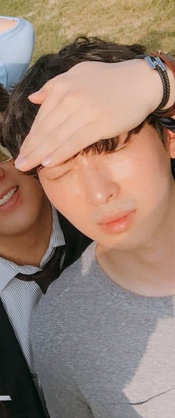 ilov_kh's tweet photo. 오늘 자연광 강혀니 볼 수 있도록
날 개이게 해주세요💛 https://t.co/01CyxgJEVb