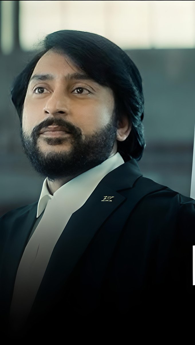 haraappan's tweet photo. #Karuppu

வக்கில் என்ற பெயரில் சென்னையில் கட்டப்பஞ்சாயத்து, ரவுடிசம், எளிய மக்களை ஏமாற்றி காசுப்புடுங்குவது, lawyer cartel நடத்துவது அதுவும் குறிப்பாக ரயாத்து கட்டின case file யாரும் எடுக்க மாட்டாங்க எல்லாம் Top notch அரசு நிலத்திருடன் nostolgia

இதுப்போன்ற உண்மை சம்பங்களை படத்தில் காட்சிப்படுத்திய RJ Balajiக்கு வாழ்த்துகள்