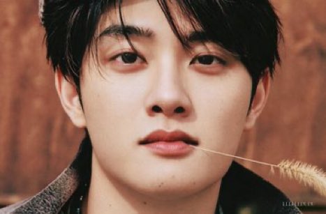 aemsoo's tweet photo. Oh wow! There's too much power in just one photo. 😳😳 https://t.co/GmbKUL6IqU