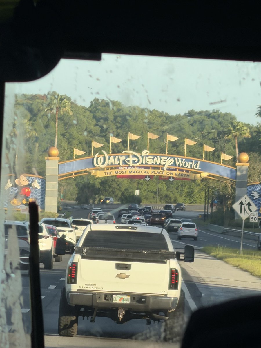 BoringauditorLA's tweet photo. Guess where im at!!! 😊 https://t.co/dPhIyRFiKG