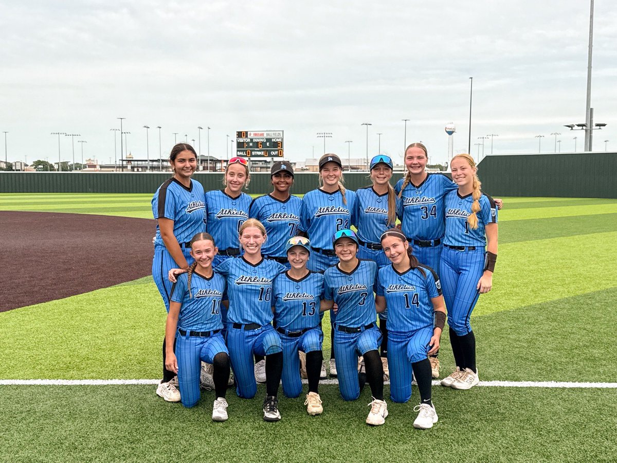 madisonhauck_3's tweet photo. 4-0 on weekend @TCNfastpitch OKC Tourney! One more win to make Elite 8 Bracket! 
2:40p Shawnee High school https://t.co/GmgKnIPJ8G