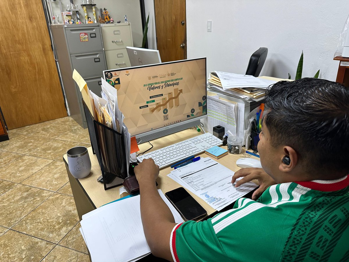 _Seplader's tweet photo. En la SEPLADER seguimos impulsando acciones para fortalecer la ética e integridad en el servicio público.

Promover nuestros valores y principios es fundamental para construir una institución más transparente, responsable y comprometida.

#ConÉticaTransformamosGuerrero 💚 https://t.co/IHoaiF6eXT