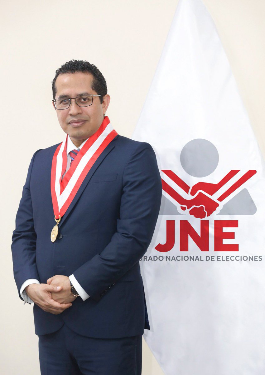 PKN2023's tweet photo. 🇵🇪 Escándalo en Perú 
A pesar de que JP no presentó pruebas fehacientes de fraude electoral el presidente del JNE ha dejado al voto la anulación de más de 2500 actas electorales de Lima y el extranjero.
Según nos informan, el JNE le dará la razón a Sánchez.
Grave. https://t.co/2e9MeUGVst