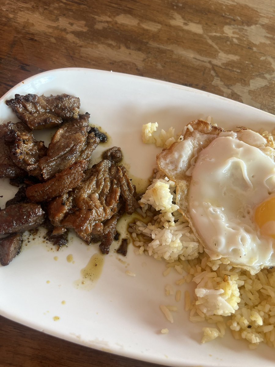 onmyuno's tweet photo. tapsilog sa karenderya 🔛🔝 #foodtwt https://t.co/AibXvbPs8I