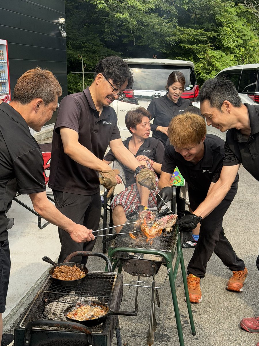 YUJI_38's tweet photo. 昨日は本来ならセパンにいるはずでしたが、セルモでBBQになりました🍖

スタミナつけて夏のレースを乗り切ります！#CERUMO https://t.co/1xl0iTnxAc