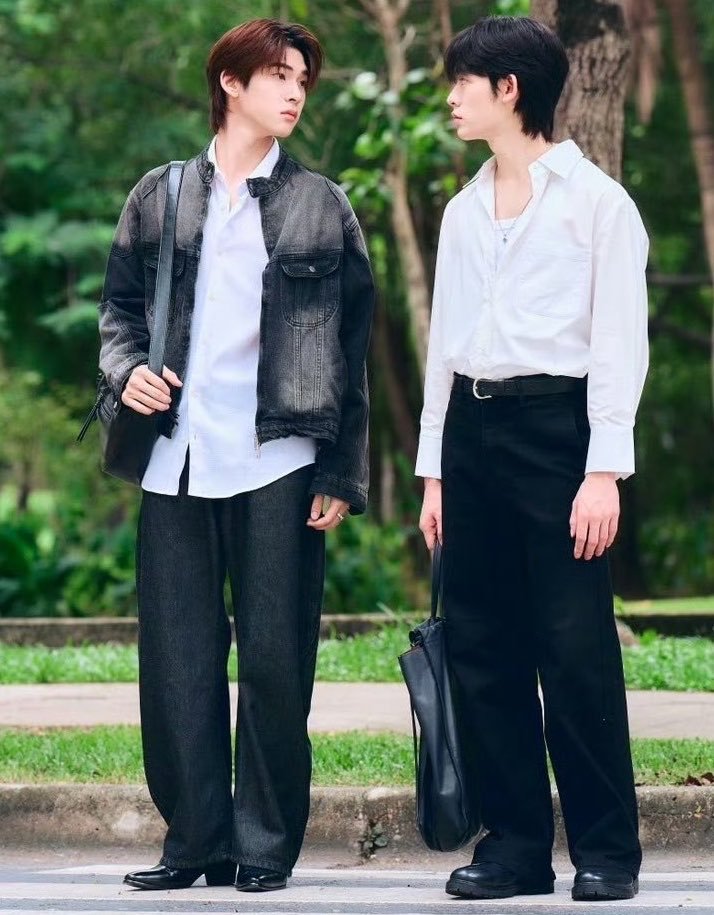 itz2tee__'s tweet photo. คือบทจ๋ายไม่ใช่ธงแดงนี่มันธงเหลืองชัดๆ เหลืองที่ก่ำกึ่งระหว่างดีกับร้าย อาจจะไม่ได้ดีเท่าธงเขียวแต่ก็ไม่ได้ร้ายเท่าธงแดง แค่มีอารมณ์ขึ้นๆลงๆ หรือชอบหวงเกินเพื่อน ปากบอกแค่เพื่อนแต่การกระทำไม่ใช่ คลุมเครือไม่ชัดเจนในความสัมพันธ์ ชอบเล่นกับใจ แล้วก็ปากอาจจะไวหน่อย นี่แหละจ๋ายจ๋ายย https://t.co/xGeuq956QS