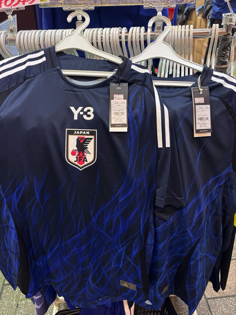 Jrseyclub's tweet photo. Bismillah #Jersey4Sale @Jerseyforum 
Japan Y3 Lengkap dari S-3XL
Harga Authentic 950k sampe Indo, Replica 800k. Hanya ada home ya dan SS.
Berminat bisa dm atau wa https://t.co/nJLAIsxXqE

Terimakasih🙌🏽 https://t.co/HZBpSSXJuS