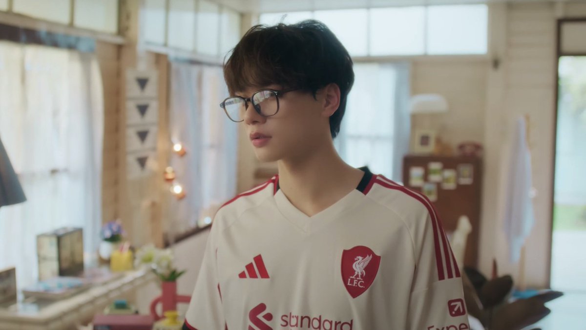 axviiixixix's tweet photo. “ภูเมฆ...พนมเมฆินทร์ ล้อมฤกษ์รัตติกาล ชื่อเพราะจัง ชื่อเล่นก็เพราะ นามสกุลก็ยิ่งเพราะ” — ผกาย พราวพชร

#ดั่งเดือนค้างฟ้าseries https://t.co/FASlFXq36i