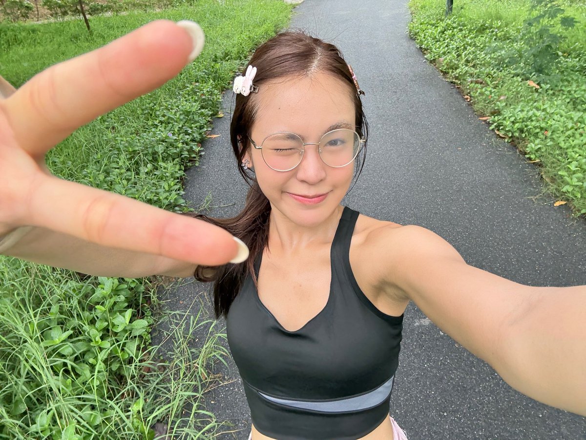 Arleememory's tweet photo. 📱𝘼𝙍𝙇𝙀𝙀'𝙎 𝙐𝙋𝘿𝘼𝙏𝙀 : [ iAM48 ] 

- มอเน่งงงงงงง ⛅️ วันนิไปวิ่งมา แต่ลืมว่าวันนี้วันเสา คนเยอะมาก อินโทรเวิตกัว รีบวิ่งรีบกลับเยย55555555555555555

🍋 https://t.co/j2n6jEe7K4

#ArleeBNK48 #BNK48 https://t.co/6dQEOy7lq2