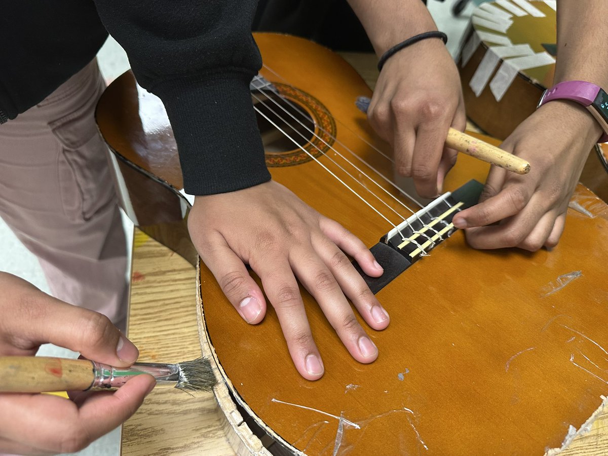 Mr_Pora_Teacher's tweet photo. I’m very proud of my students who worked hard to keep the music going in Centennial!
Music Instruments Repair Club
@centennialtv 
@PeelSchools
@baobrampton
@TrusteeMcDonald https://t.co/LZA9yqCuix