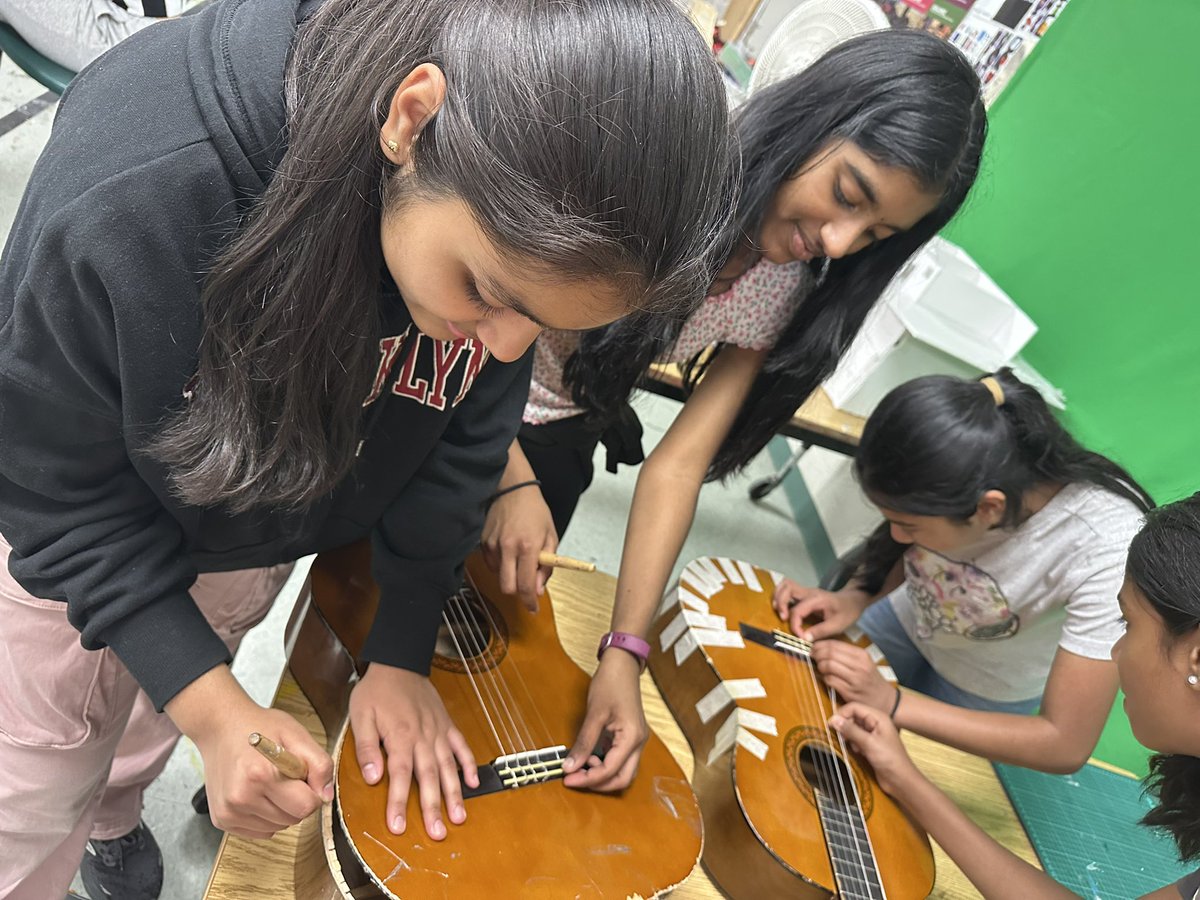 Mr_Pora_Teacher's tweet photo. I’m very proud of my students who worked hard to keep the music going in Centennial!
Music Instruments Repair Club
@centennialtv 
@PeelSchools
@baobrampton
@TrusteeMcDonald https://t.co/LZA9yqCuix