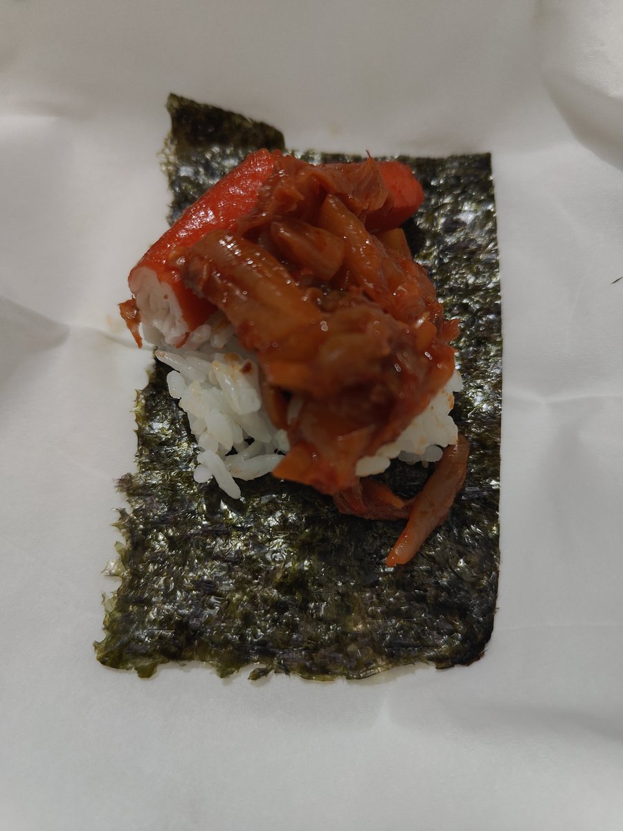 CattyVely's tweet photo. jadi kapan hari makan ala ala drakor The Legend of Kitchen Soldier. Itu nasinya nasi wijen. Dan aku nemuin kimchi yang cocok dilidahku, gak terlalu asam dan harganya terjangkau. https://t.co/rOIrEV8cfx