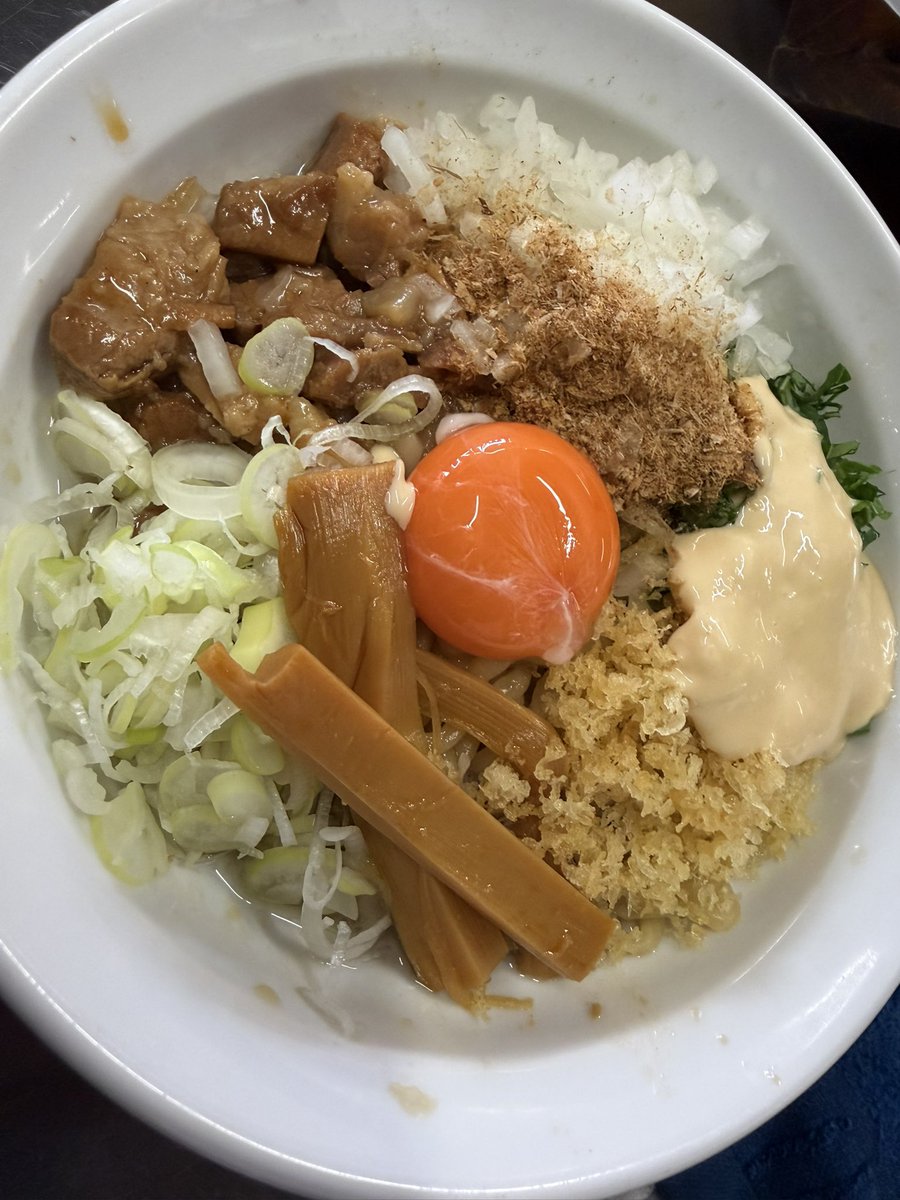 MMS_TeNcho's tweet photo. おはようございます☀️

本日、天気がちょっと悪いので
冷やし中華でなさそうです😂

なのでG系まぜそば朝から
やりたいと思いますので
よろしくお願いします🙇‍♂️

お待ちしておりまーす！！ https://t.co/q8IDaPcs3O