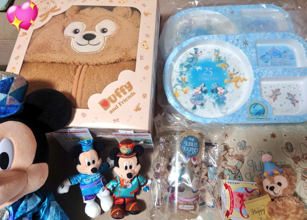 Genkistra's tweet photo. 最近はDisneySea🌊に行く度、娘が姪っ子にDisneyグッズ購入✨🏰
孫っちが可愛いすぎて~~~💕💕
私も息子夫婦と買い物するとBaby服を選ぶの楽しくていっぱい買ってあげちゃうから気持ちわかる😆
それで幸せ感じてるからOK·͜·👌 https://t.co/2Dj1ypcNok