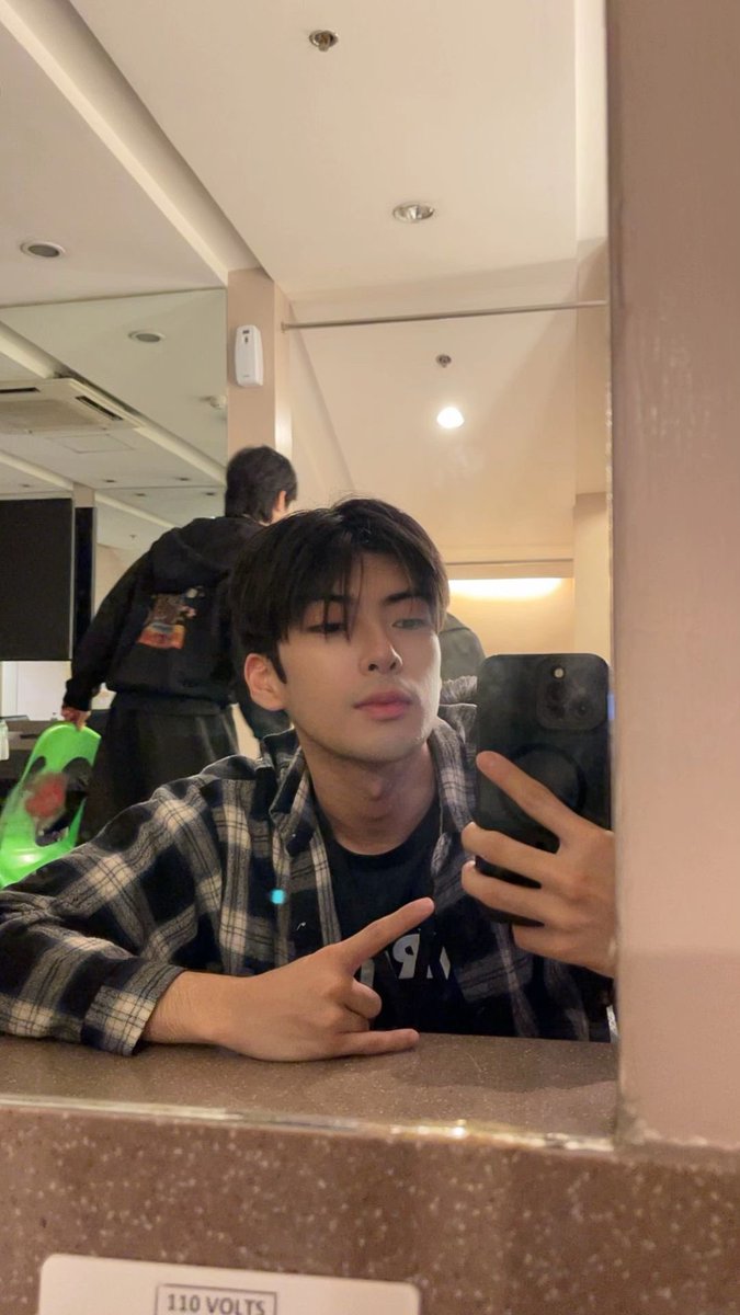 wrive_ishiro's tweet photo. Soundcheck Done ✨🎤
See u later sa Pre-Show 
WAHHHHHHHH🫶🏻

(nood po kayuuu 👉🏻👈🏻)
#BINI #BINI_SIGNALS_WORLDTOUR_2026 #BINI_SIGNALS_MANILAD1 https://t.co/cmAroYBjbN