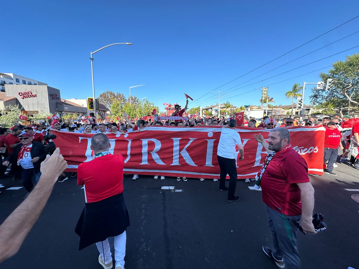busporcom's tweet photo. Çok büyüksün ağabey!
San Francisco’da kortej TEKSAS’a emanet 🇹🇷 https://t.co/sh8QvB8yQX