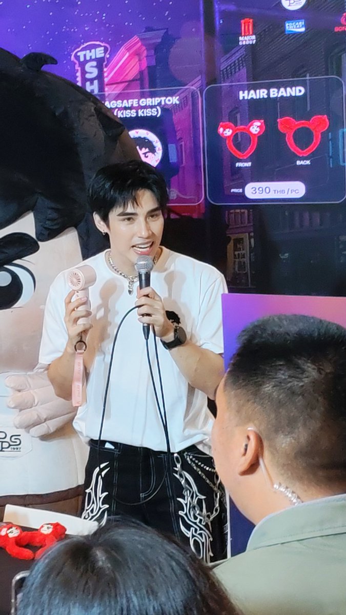 untonaa's tweet photo. มี๊มาแย้ว😉​สู้ๆคนเก่ง✌️🤍✨

#poompps
#PoomsTheMusicalConTalk
#Realbarrier https://t.co/g6weZRamtc