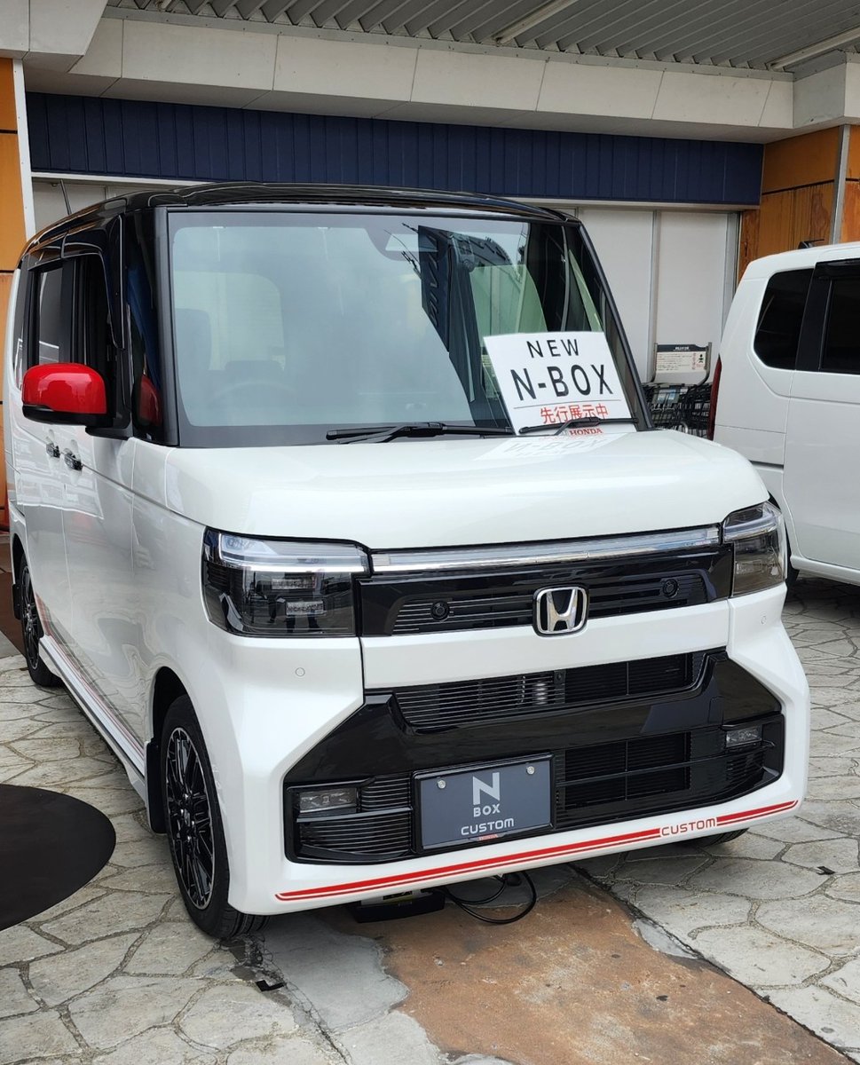 Tubatub25342353's tweet photo. 新型N-BOX 
オプション　
スポーティースタイル https://t.co/yxBypeXeUd