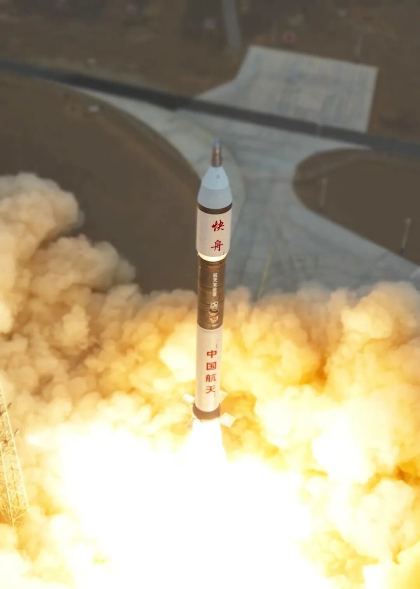 anajuliabanlei's tweet photo. 🇨🇳 El cohete Kuaizhou-11 Y13, desarrollado por la empresa china ExPace, despegó desde Jiuquan el 17 de junio a las 03:58 UTC con el grupo de satélites #CentiSpace-05 a bordo. La misión representó el segundo vuelo del KZ-11 en 2026 y el sexto desde su debut en 2020. https://t.co/GOd9YQJCBP