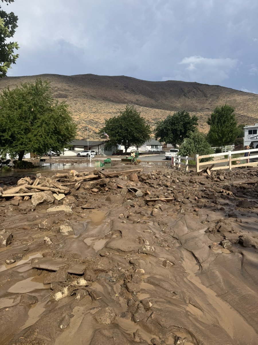 RenoFirefighter's tweet photo. Today Reno and Sparks Firefighters assisted Truckee Meadows FPD with flood mitigation in the Hidden Valley area. https://t.co/qoOYx4mEVf