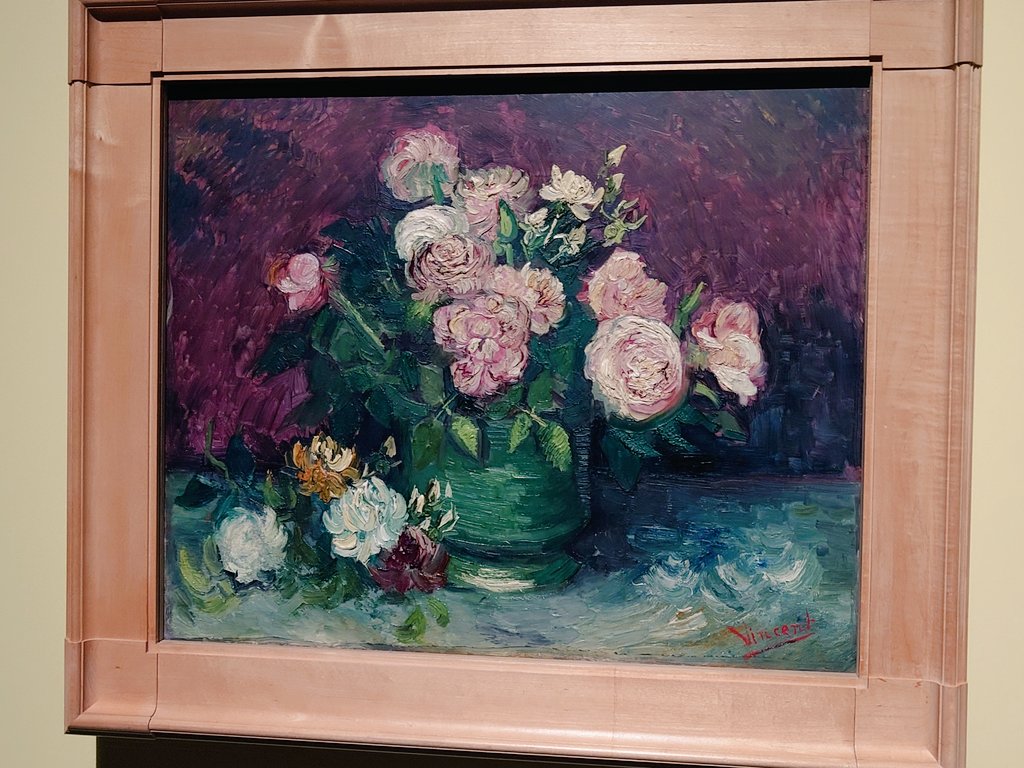 Ryusuke_Red5's tweet photo. 上野の森美術館、大ゴッホ展に行きました。当日券だと受付して時間指定の入場券を貰います。13時くらいに行ったら16時の入場券でした。
人気なので入場にも少し待ち、夜のカフェテラスは正面から観るのは行列で諦めました。美術館ショップと、上野エキュートにあるお店でグッズ買い漁った！ https://t.co/TFB5KgjtJX