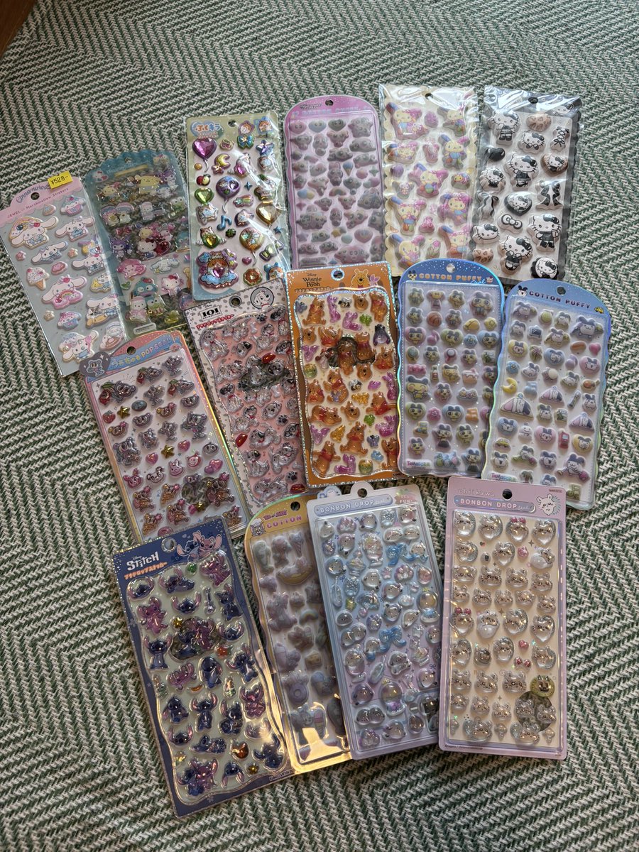 piimama3980's tweet photo. 先週の戦利品❣️
この量だけど、定価で買えたから嬉しい😍
私も欲しいのもらってシール帳に貼る🥰 https://t.co/hzh0wQK0Eb