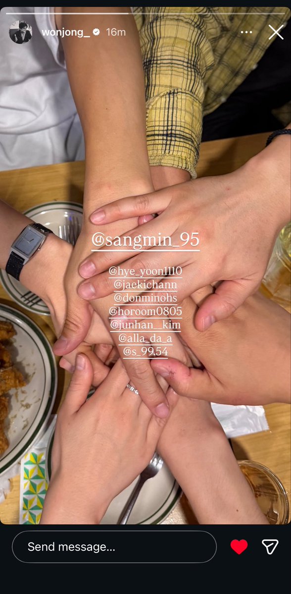 shyshy_za's tweet photo. Salmokji team reunion 🫶🏻🥹 salmokji ghost also join them 👻👀🩸

#KimHyeYoon #김혜윤 #LeeJongWon #이종원  #KimJunHan #김준한  #JangDaAh  #장다아 #KimYoungSung  #김영성 #OhDongMin  #오동민 #YoonJaeChan  #윤재찬 #LeeSangMin #이상민 #SeolYoonji https://t.co/7jEG0P307G