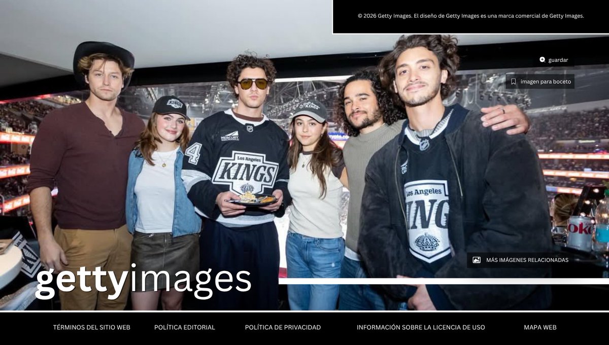 FtGettyImagesRP's tweet photo. © ⁽ 𝚆𝑒𝒃-𝑠𝐢͟𝒕𝚎 ⁾ #FtGettyRP ー The cast of #OffCampusRP 🥅 pose for a photo during the third period between the Los Angeles Kings and the Colorado Avalanche in Game Four. https://t.co/Bg8Y0JZgV2