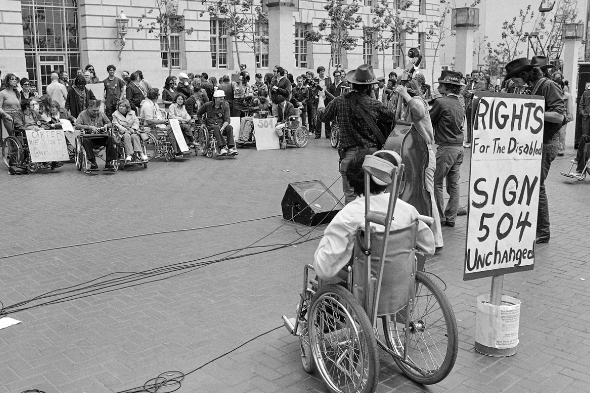 frontporchcoho's tweet photo. DOJ Opinion on Olmstead Threatens the Right of People With Disabilities to Live in the Community https://t.co/MKxF3HVNUs https://t.co/WmglBCsN7h