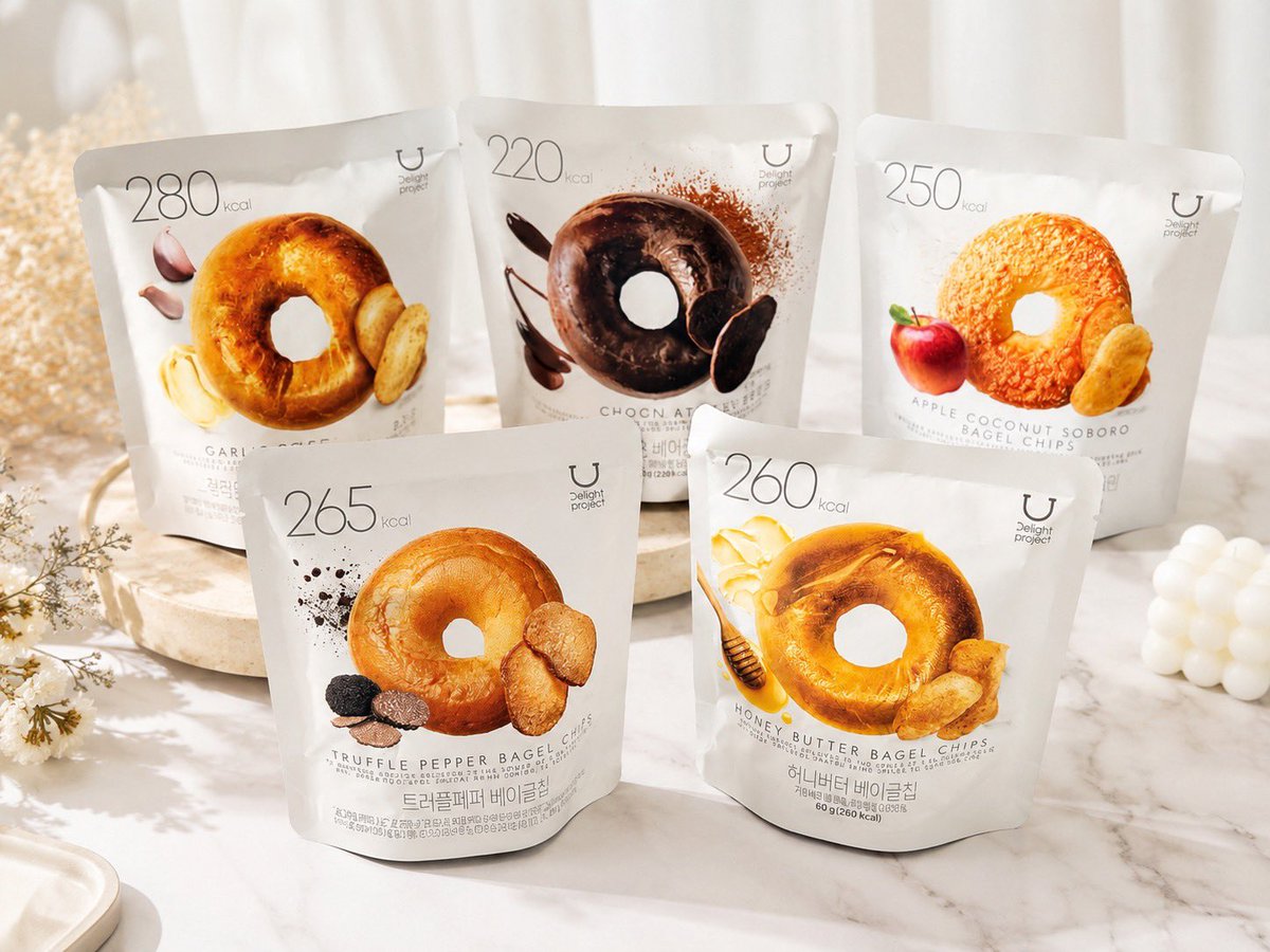 SeoulNote40plus's tweet photo. オリグロ購入品🥯🇰🇷

Delight Projectのベーグルチップ🥯✨
アップルココナッツが大好きで、他の味も気になって5種類買ってみた😂❤️

✔️ハニーバター
✔️トリュフペッパー
✔️チョコシナモン
✔️アップルココナッツ
✔️ガーリックバター

韓国ってダイエット系のお菓子が本当に優秀✨
食べ応えがあるのに300kcal以下なのが嬉しい🥹
食感はラスクが薄くした感じに近いよ🥰

どれから食べるか迷う🤤💕

#韓国旅行 #韓国購入品 #オリーブヤング #オリグロ購入品