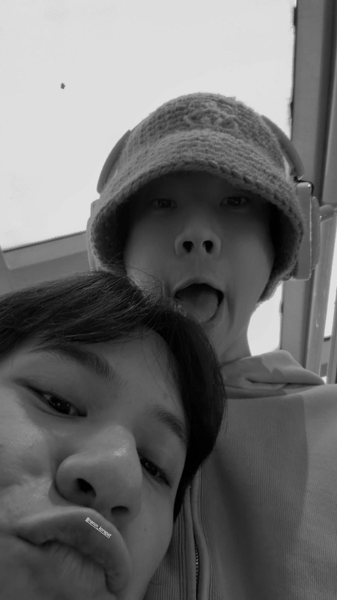 offgun_family's tweet photo. ป่าปี๊จาบินแล้วว~🇰🇷✈️
@off_tumcial   

📸 IGs : tumcial  

#ออฟจุมพล #OffJumpol https://t.co/wuxhzBikML