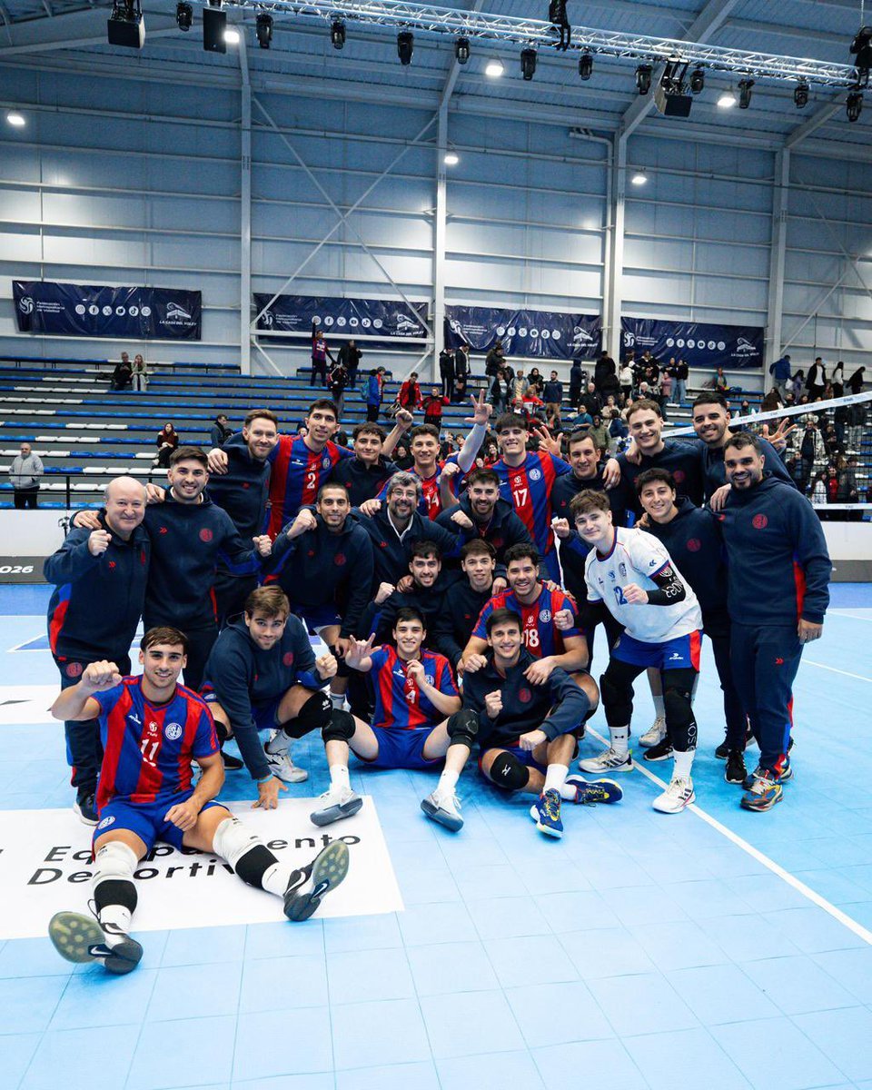 Buenasysantasok's tweet photo. #VoleySL 🔴🔵🏐

Triunfo de #SanLorenzo por 3-0 (25-22, 25-22 y 25-18) contra Boca, en La Casa del Voley, por la décima fecha de la División de Honor. 

🔜 El viernes, desde las 19, el Ciclón se medirá ante River, en la Casa del Vóley
#VamosCiclon
#JuegaSL 
📷 @CASLAVoley https://t.co/VhFjfyFPc9