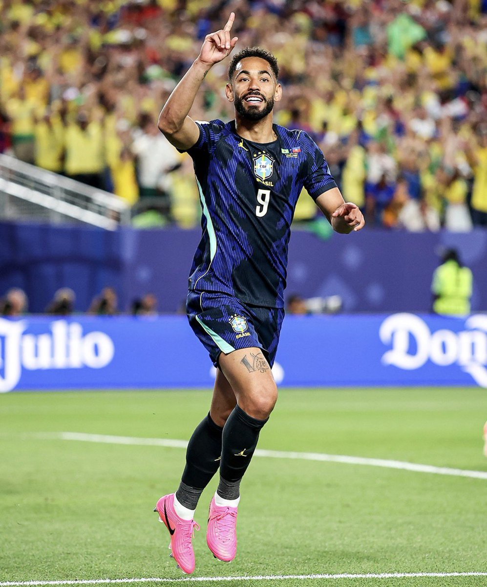Utdtruthful's tweet photo. 🚨 Matheus Cunha crying after he didn't get a call-up to the World Cup in 2022. Today he got his first start in the tournament and scored a BRACE.

God’s Plans ❤️☝🏾 https://t.co/cyODwHjkCH
