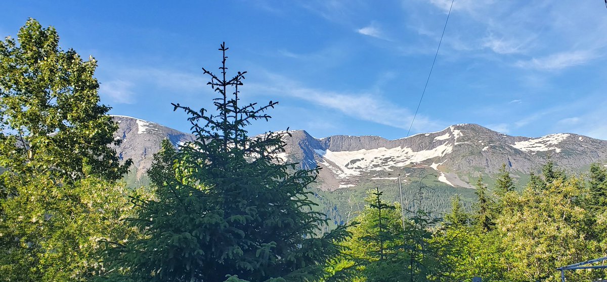 auminer's tweet photo. @OffRoadCampBoys Pardon my Ham Radio Loop antenna. https://t.co/zzzdeEyX2M