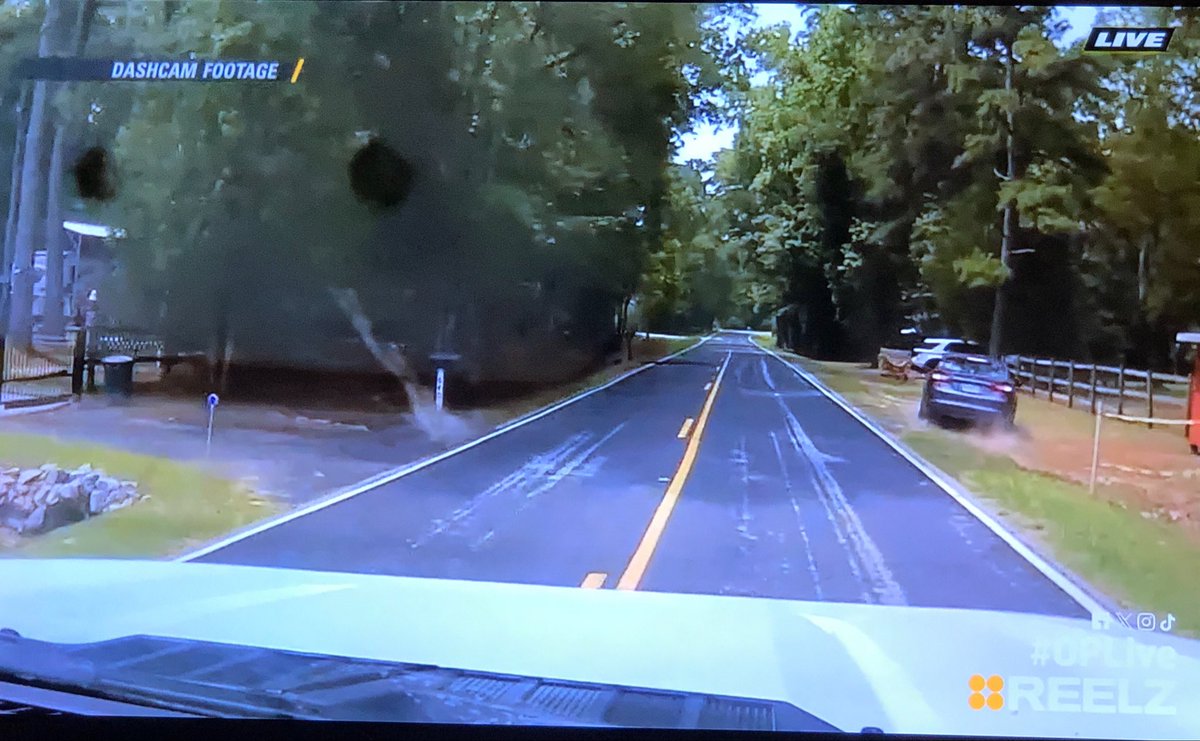 steviecoolest's tweet photo. Waze: In 900 feet turn right
Me: I CAN’T TELL HOW FAR THAT IS

@OfficialOPLive #OnPatrolLive #OPLive #OnPatrolNation #OPNation @ReelzChannel #REELZ @danabrams @CurtisWilson275 #TriplePlay https://t.co/Or5KIXn3UU
