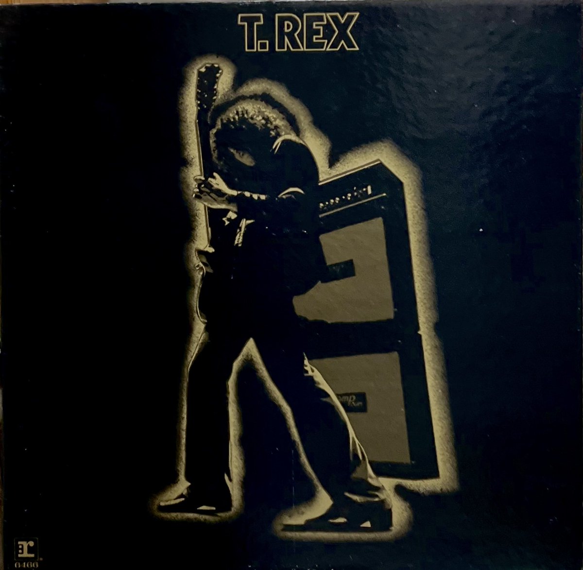 elasticrockHN's tweet photo. #真ん中に四角い物体が写ってるジャケ貼ろうぜ 
T.Rex https://t.co/UIEoi4dUUb