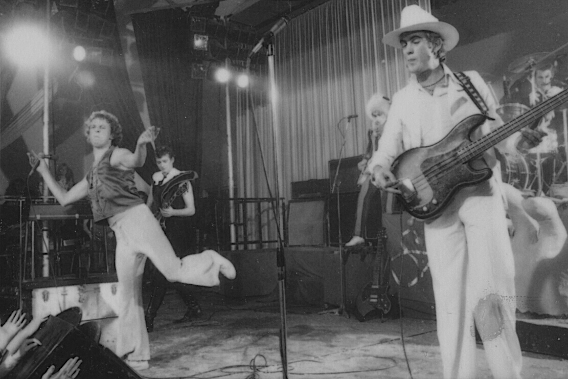 Skyhooks1975's tweet photo. Shirl &amp; Greg. Skyhooks country tour 1975. (Skyhooks Archives) https://t.co/jPP8zECOdq