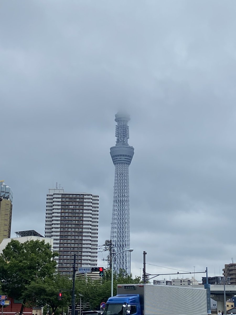 YouheyK's tweet photo. 東京出張来てたので浅草付近を散策
雲出てるから涼しくて過ごしやすい
気になってた鉄板焼きハンバーグも食べれて満足🧀 https://t.co/H6lhylUtB7
