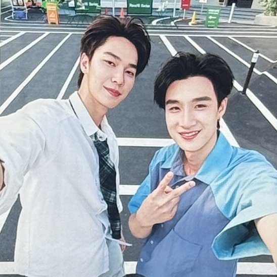 cosmiicblu's tweet photo. SUKAA BANGET SAMA KONSEPNYAA😭😭 SEGER BGT NGALAHIN ES KELAPA😭
©doublejxyj https://t.co/zxhPMpGNbb