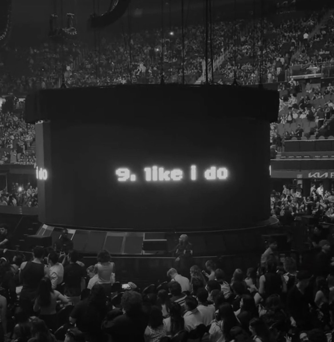 GrandeTourNews's tweet photo. TRACK 9: Like I Do #ESTInglewood https://t.co/GhD9WxAi0O