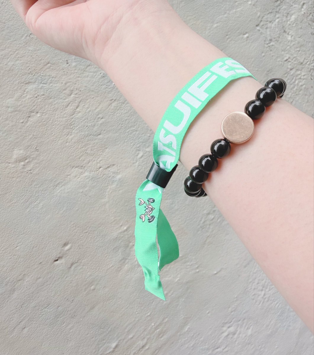 リストバンドに交換してもらった✨ #やついフェス