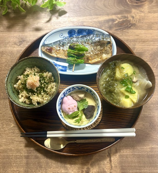 koha0648's tweet photo. 私の朝ごはん https://t.co/pwlDeiQOjx