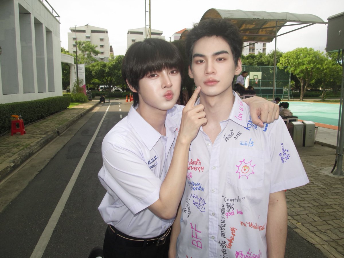 ottosofficialth's tweet photo. Otto’s OfficialTH ขอส่งกำลังใจให้ “นอร์ทอ๊อต” นะครับ 🫶🏻💝

💌 ทุก ๆ คนย่อมมีช่วงเวลาที่ราบรื่นและมีช่วงเวลาที่อาจจะมีสะดุดกลางทางบ้างเป็นธรรมดา ครั้งนี้เป็นอีกครั้งหนึ่งที่เหมือนเป็นบททดสอบของนอร์ทและอ๊อตโต้ในเส้นทางการแสดง ทุกคำชม คำวิจารณ์ และการฟีดแบคต่าง ๆ พี่แอดมินเชื่อว่าทั้งนอร์ทและอ๊อตโต้ได้เห็นผ่านตามาบ้างแล้ว คำชมเราเก็บมาไว้เป็นกำลังใจในการทำงาน คำวิจารณ์และฟีดแบคต่าง ๆ เราเก็บมาเพื่อปรับปรุงพัฒนาให้ดีขึ้น อาจจะมีบางคำพูดที่ทำให้รู้สึกไม่ดีหรือบั่นทอนจิตใจขอให้เราปล่อยผ่านไป

แฟนคลับทุกคนเชื่อว่านอร์ทและอ๊อตโต้ทำมันได้และทำมันออกมาได้ดี เรายังมีเวลาอีกมากในการเตรียมตัวและพัฒนา ไม่ว่าอะไรจะเกิดขึ้นทุกครั้งที่นอร์ทอ๊อตโต้เหนื่อยหรือหมดแรง หันกลับมาทางนี้ยังมีแฟนคลับทุกคนอยู่กับนอร์ทและอ๊อตโต้ตรงนี้เสมอ ขอส่งกอดแน่น ๆ ผ่านตัวอักษรนี้ให้กับทั้งคู่เลยนะครับ ที่สำคัญที่สุดอย่ากดดันตัวเองจนมากเกินไป ให้เวลาพักผ่อนกับความรู้สึกของตัวเอง รีแล็กซ์ แล้วอย่าลืมไปหาของอร่อย ๆ กินเติมพลังกันด้วยนะครับคนเก่งทั้งสองคน 🫂✌🏻

ด้วยรัก 🩵🩷 
จาก Otto’s OfficialTH และแฟนคลับนอร์ทอ๊อตโต้ทุกท่าน

CHEERING FOR NORTHOTTO
#AlwaysBesideNorthOtto
#NorthOtto
#JaoNorth
🐣 : #ottoottoo ♥️