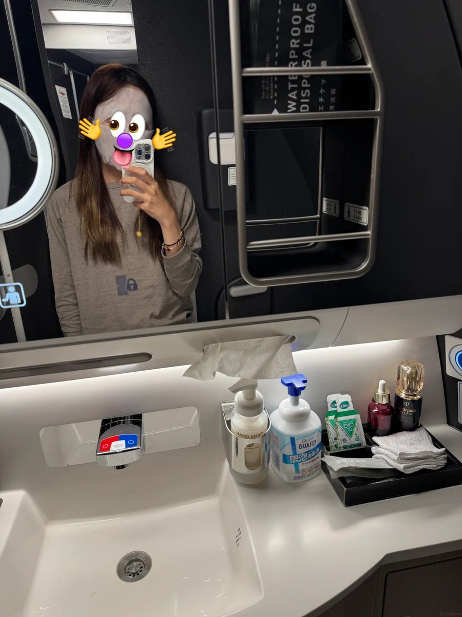 Emilyyy599's tweet photo. France Travel Diary✈️✈️ https://t.co/3TinBWTVsd