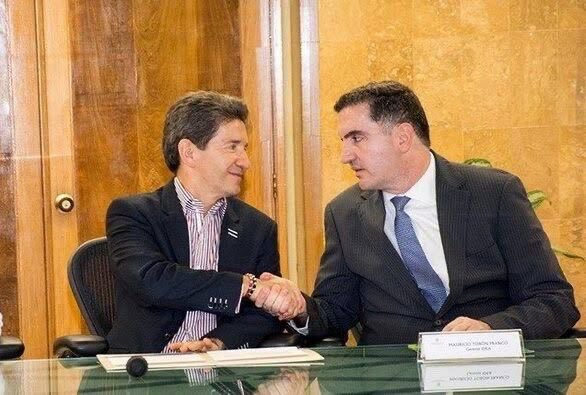 Daniel_BedoyaL's tweet photo. @Mauriciotobonf Y pensar que con esa misma mano anda trinando sandeces. Con razón! https://t.co/CjUzSIok4s