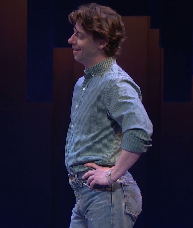 24harkness's tweet photo. why is he built like that and why is it so hot https://t.co/3EDJAZwMMH