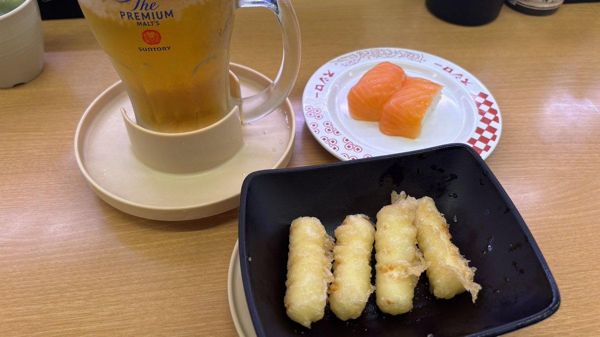 lightjug's tweet photo. サーモン
モッツァレラチーズ　天ぷら塩はちみつがけ
あと、勝手にビール追加

まだまだリプ待ってます！ https://t.co/eTouZ2GZkU