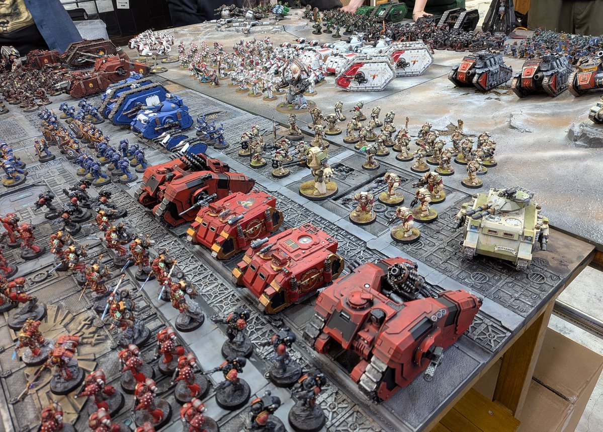 tsunehammer's tweet photo. アルマゲドン発売日ですが
ジャイアントホビーでホルスヘレシー祭り開催中です！ https://t.co/BjEYW97LVV