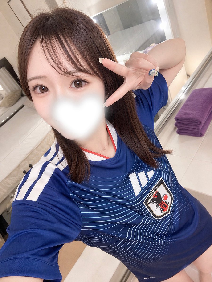 MyfTiamo_suu's tweet photo. お兄様おはようございます☔️
今日も雨߹ᯅ߹
福岡にいるうちはずっと雨らしい。
みなさん休日はどうお過ごしですか〜 https://t.co/O6qHdRNZqX